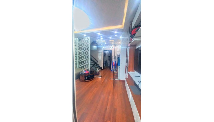 NHÀ ĐẸP VỊ TRÍ VIP TAM PHÚ - TAM HÀ - PHẠM VĂN ĐỒNG 
HẺM XE TẢI - 4 TẦNG ĐÚC - DT SÀN 208 M2 - GIÁ 5,x TỶ